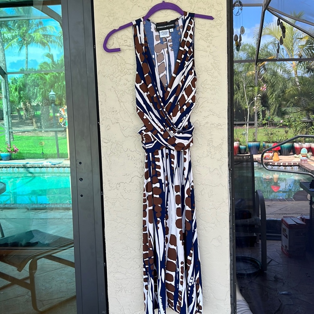 DONNA MORGAN beautiful classy dress